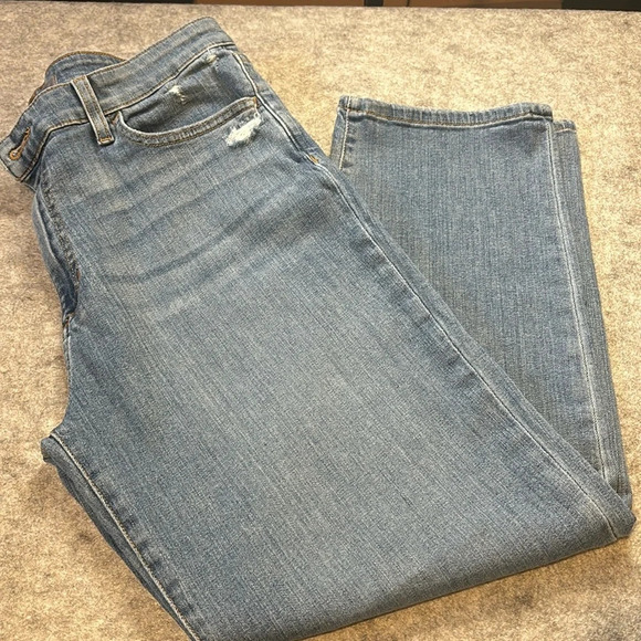 Joe's Jeans Denim - Joe's Loose Fit Crop, Size  31. Light Wash.